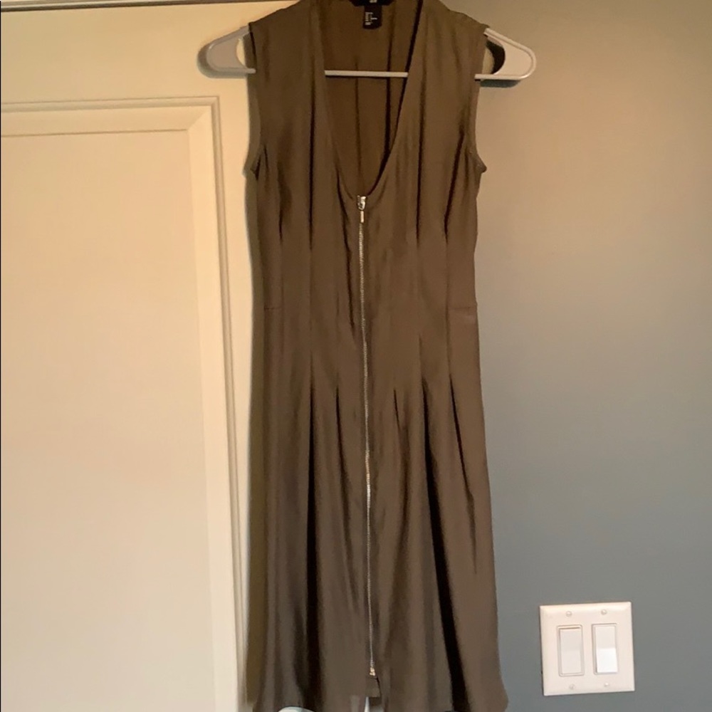 Women’s dress